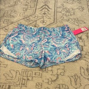 NWT Lilly Pulitzer Luxletic Ocean Trail Short in Zanzibar Blue Fish Kiss, sz S
